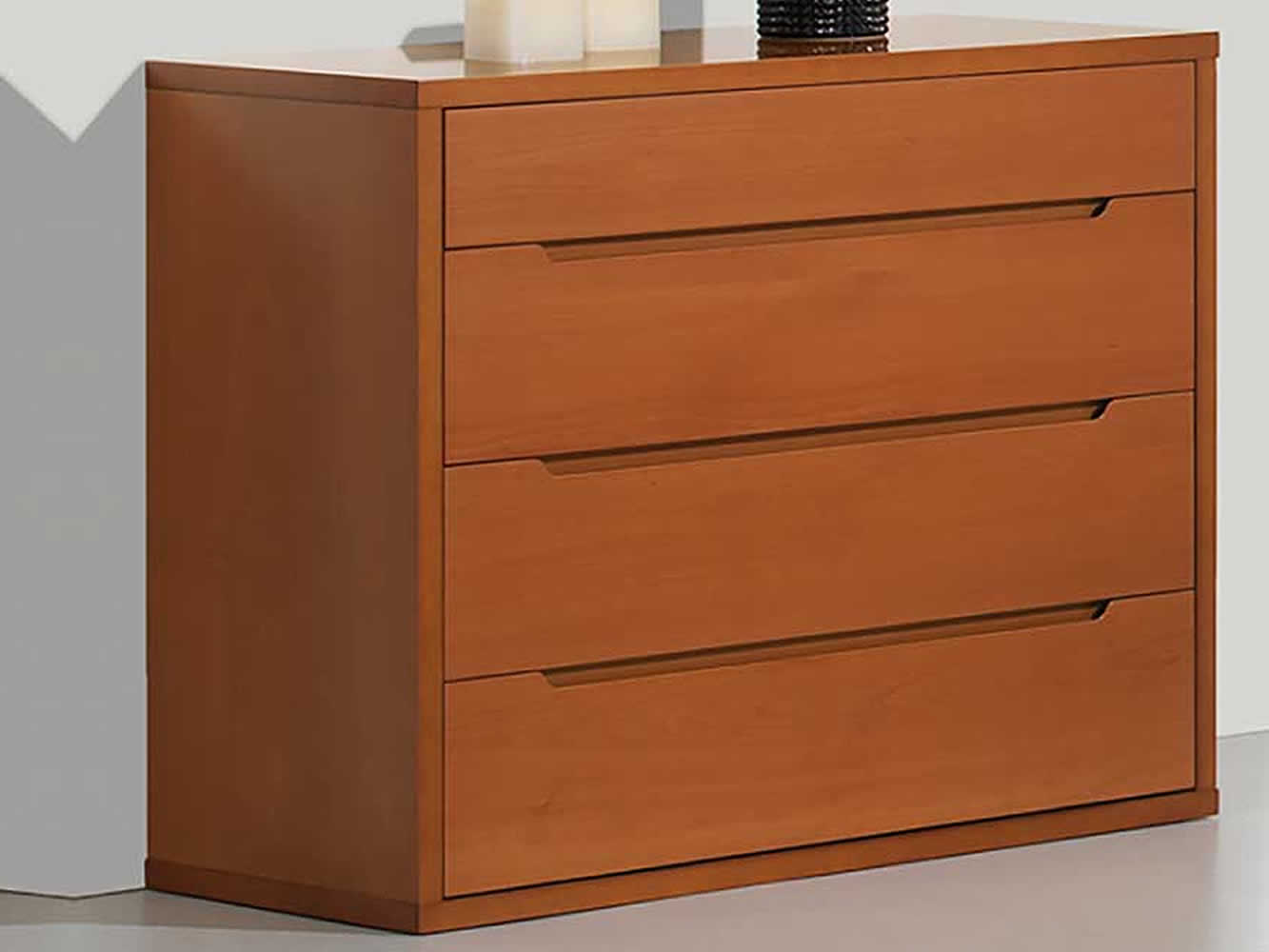 Venice Beech 4 dr. Chest